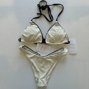 Dippin’ Daisy’s Palm top & Rosette bottom